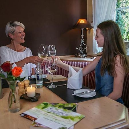 באד לאאספה Hotel Restaurant Lindenhof מראה חיצוני תמונה