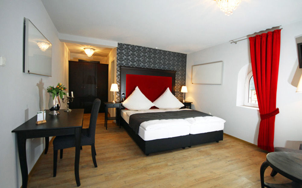 באד לאאספה Hotel Restaurant Lindenhof מראה חיצוני תמונה