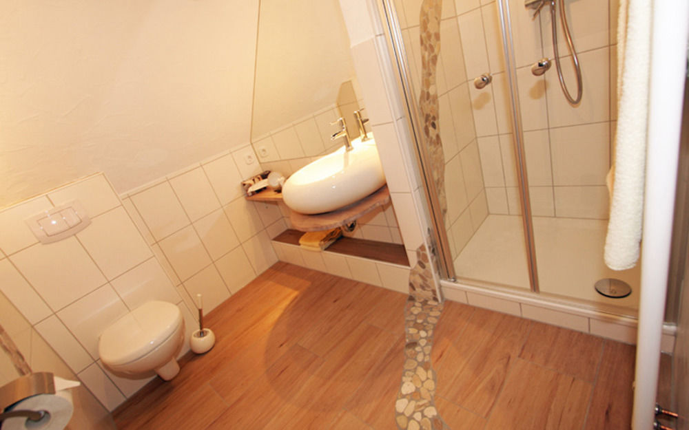 באד לאאספה Hotel Restaurant Lindenhof מראה חיצוני תמונה