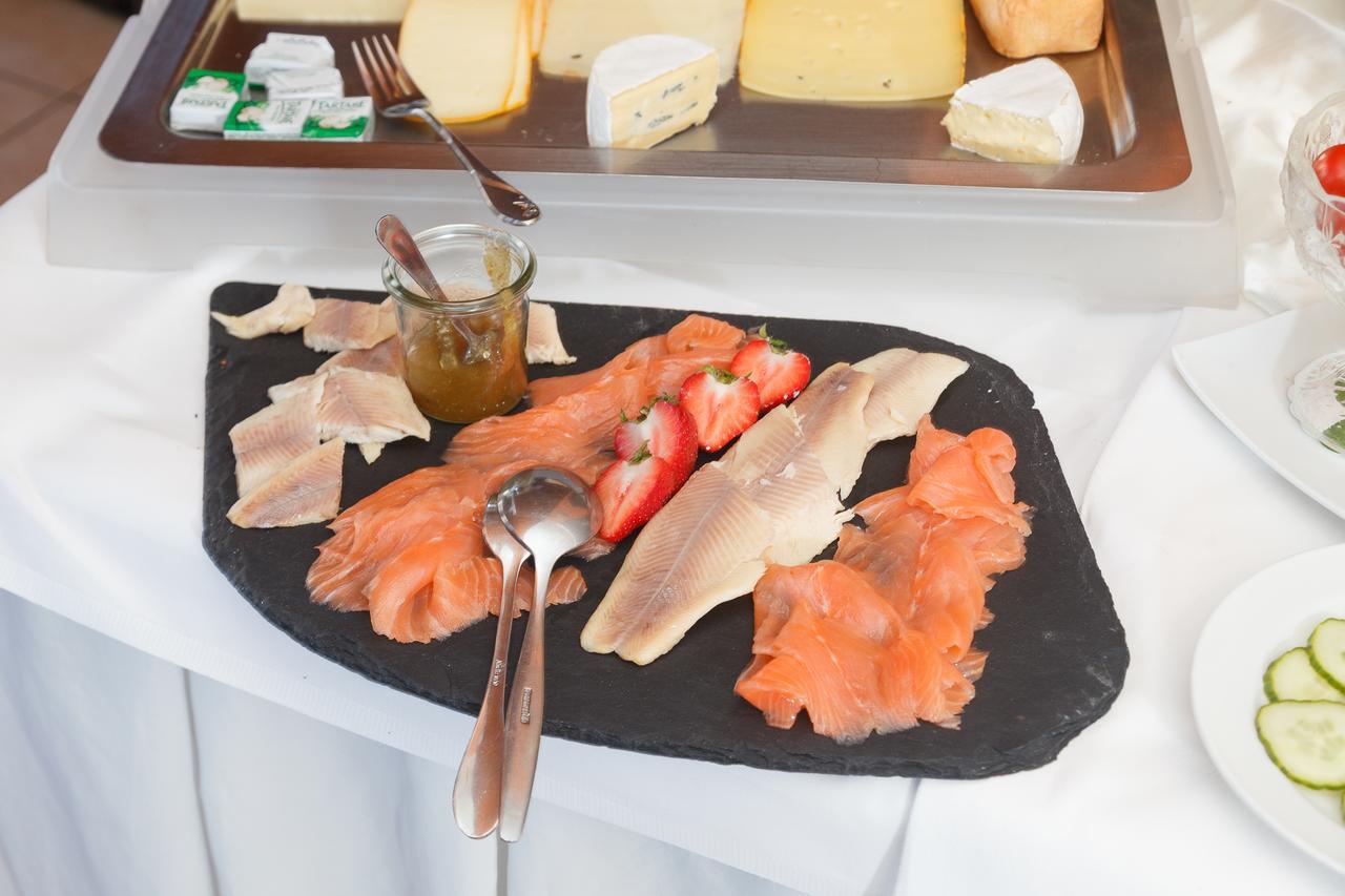באד לאאספה Hotel Restaurant Lindenhof מראה חיצוני תמונה